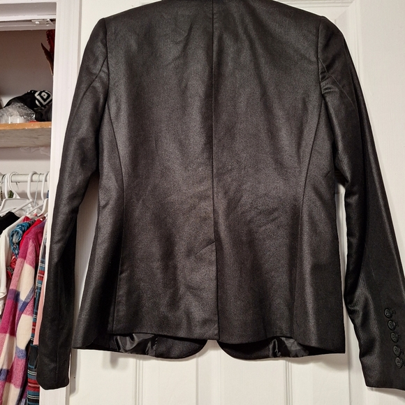 Black Suit - Picture 7 of 7